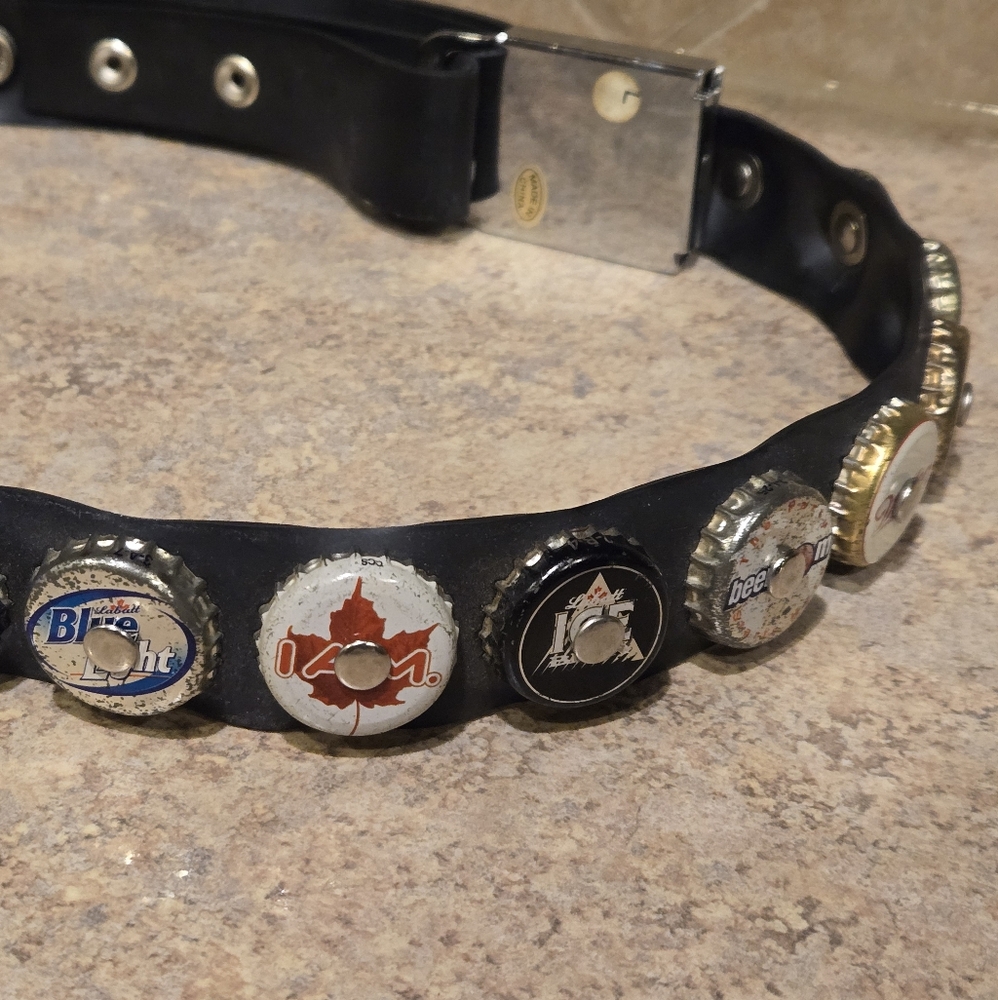 Vintage 90s Little Earth Beer Brands Hammered Caps Belt View 5